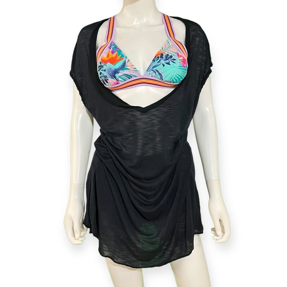 Blue Life Deep V-Neck Navy Blue T-shirt in Small - Picture 8 of 11